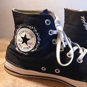 Converse Chuck Taylor Black White Canvas HighTop M7.5 W9.5
